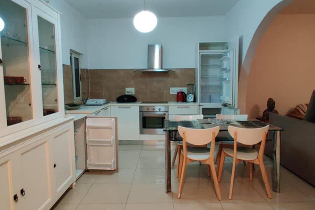 Confortable And Quiet Apartment In St. Julian St. Julian's Zewnętrze zdjęcie